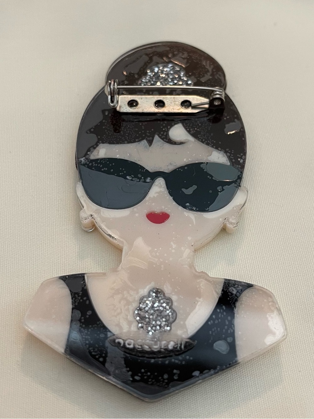 RARE Baccurelli Audrey Hepburn Breakfast at Tiffany’s Brooch Pin - Picture 3 of 6